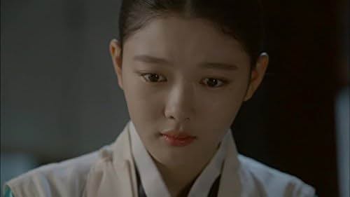 Kim Yoo-jung in Mây Họa Ánh Trăng (2016)