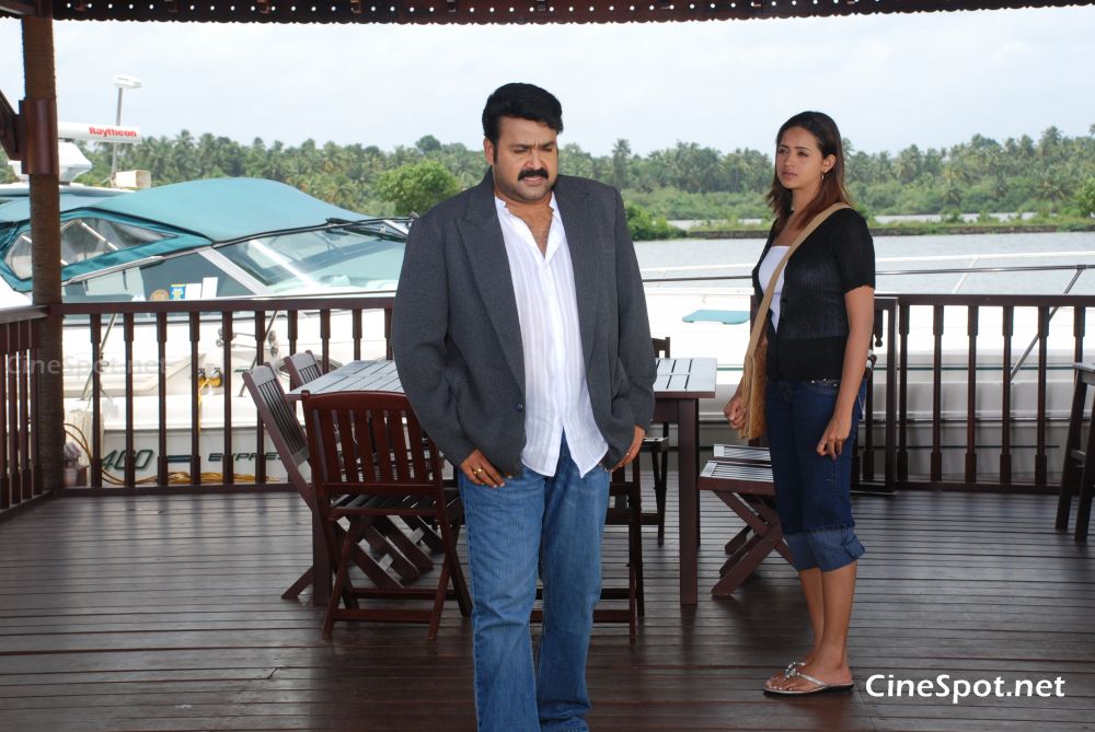 Mohanlal and Bhavana in Twenty:20 (2008)