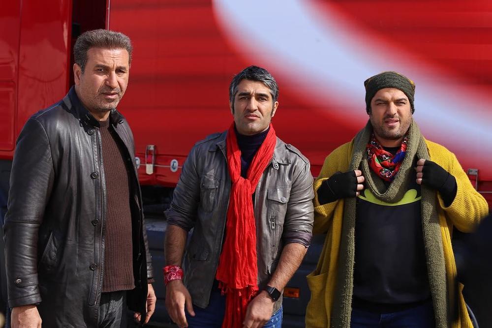 Hamid Farrokhnezhad, Sam Derakhshani, and Pejman Jamshidi in Khoob Bad Jelf (2017)