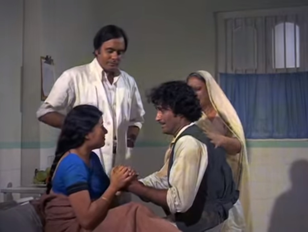 Shiv Kumar, Mumtaz Begum, Surekha, and Baldev Khosa in Thokar (1974)