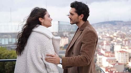 Ayça Aysin Turan and Alperen Duymaz in Zemheri (2020)