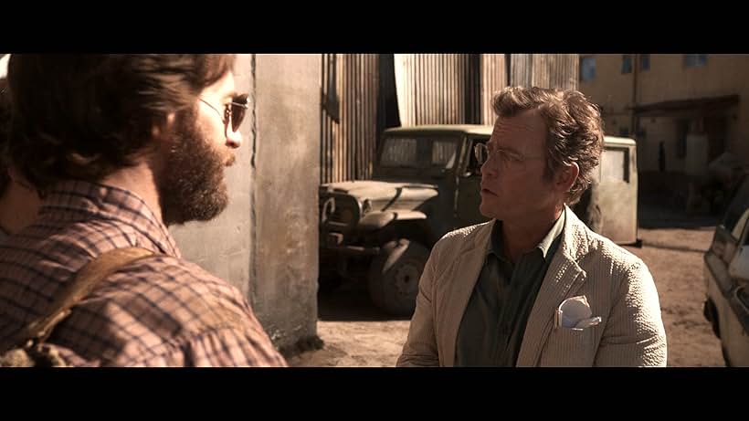 Greg Kinnear and Chris Evans in Khu Nghỉ Dưỡng Lặn Biển Đỏ (2019)