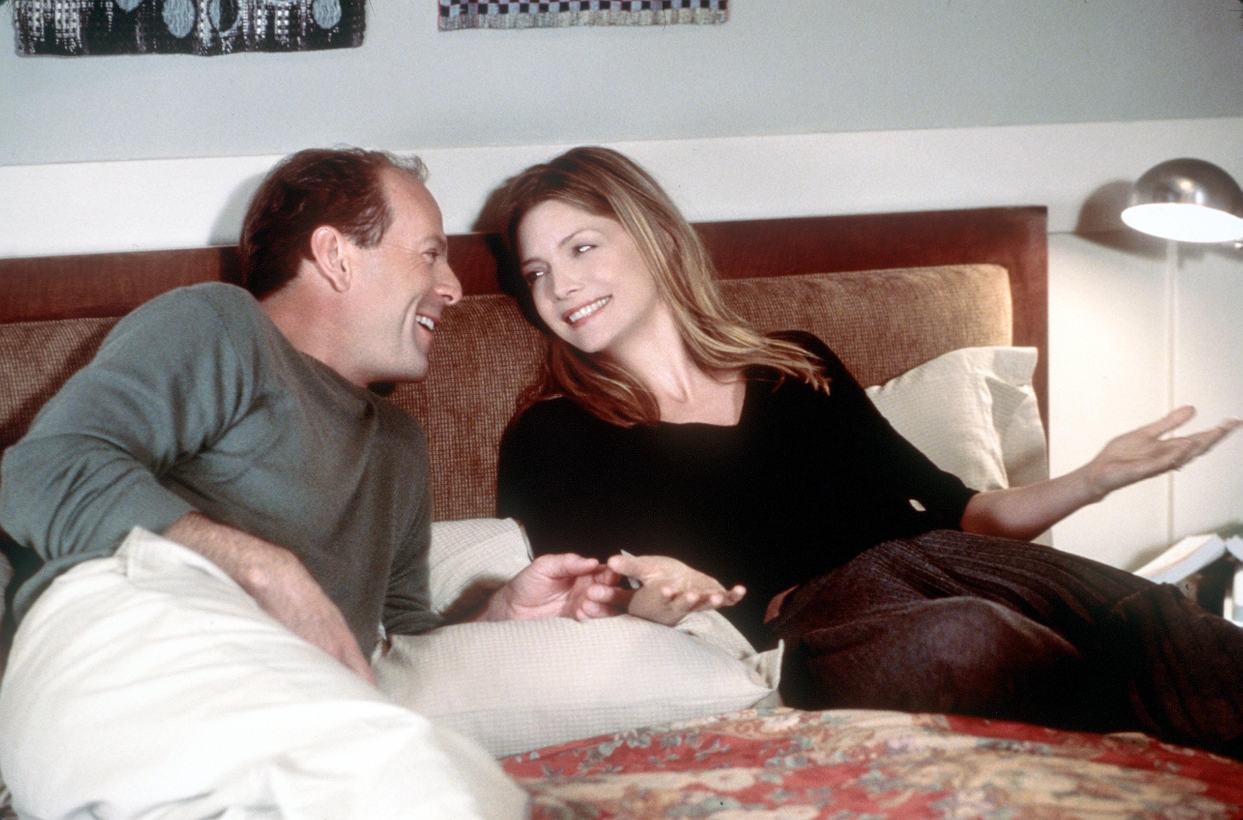 Michelle Pfeiffer and Bruce Willis in The Story of Us (1999)