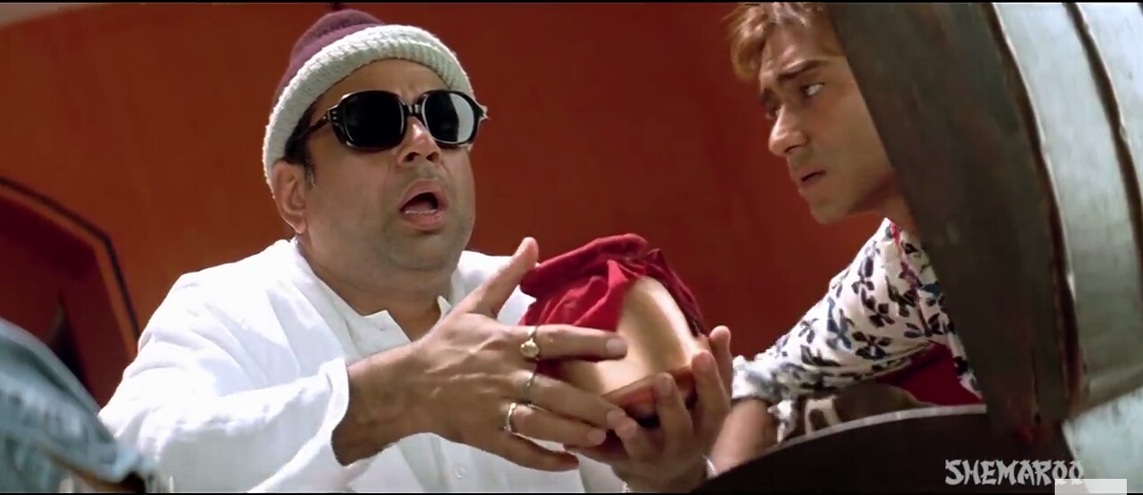 Ajay Devgn and Paresh Rawal in Golmaal: Fun Unlimited (2006)