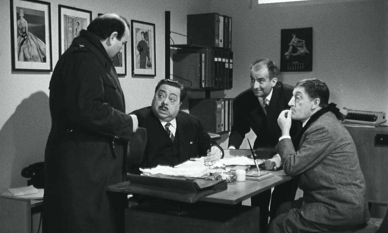 Louis de Funès, Ciccio Barbi, Aldo Fabrizi, and Totò in I tartassati (1959)