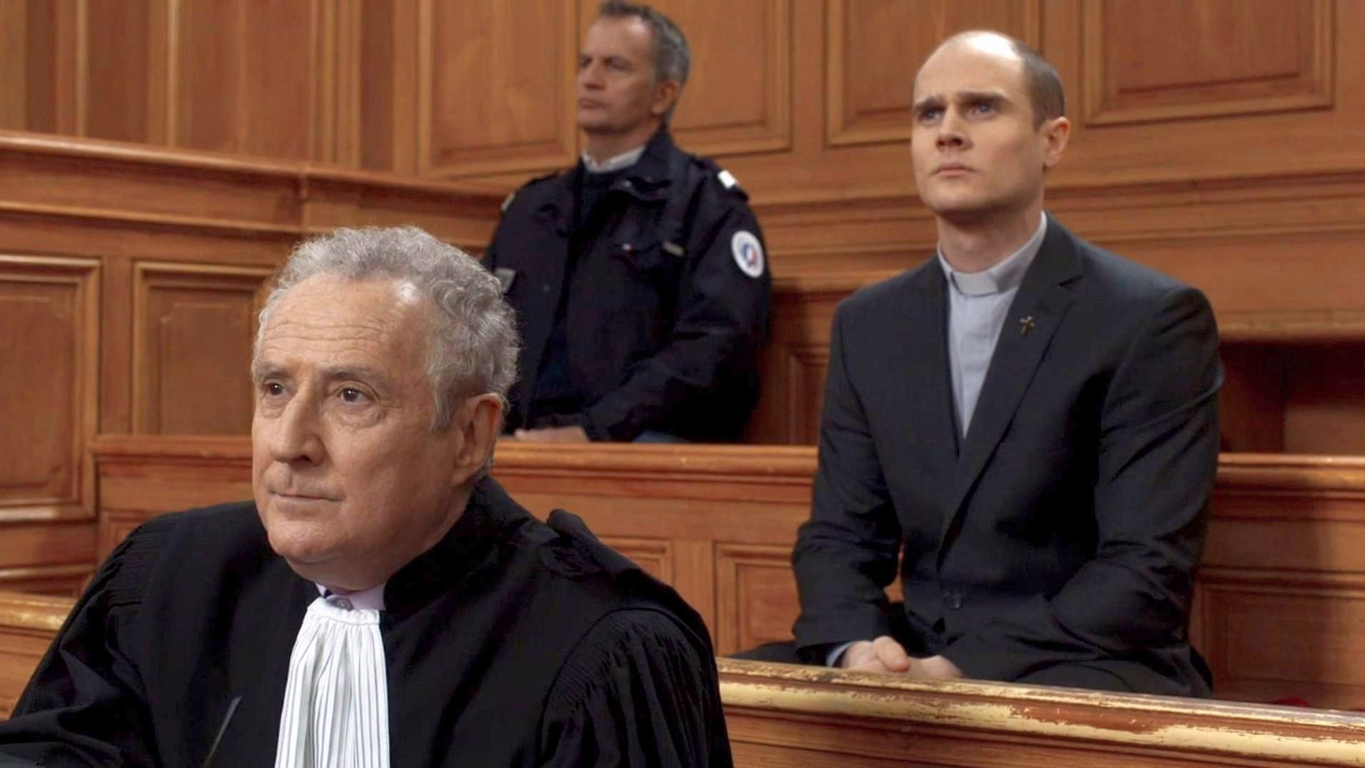 Daniel Prévost and Nicolas Gob in La loi de... (2014)