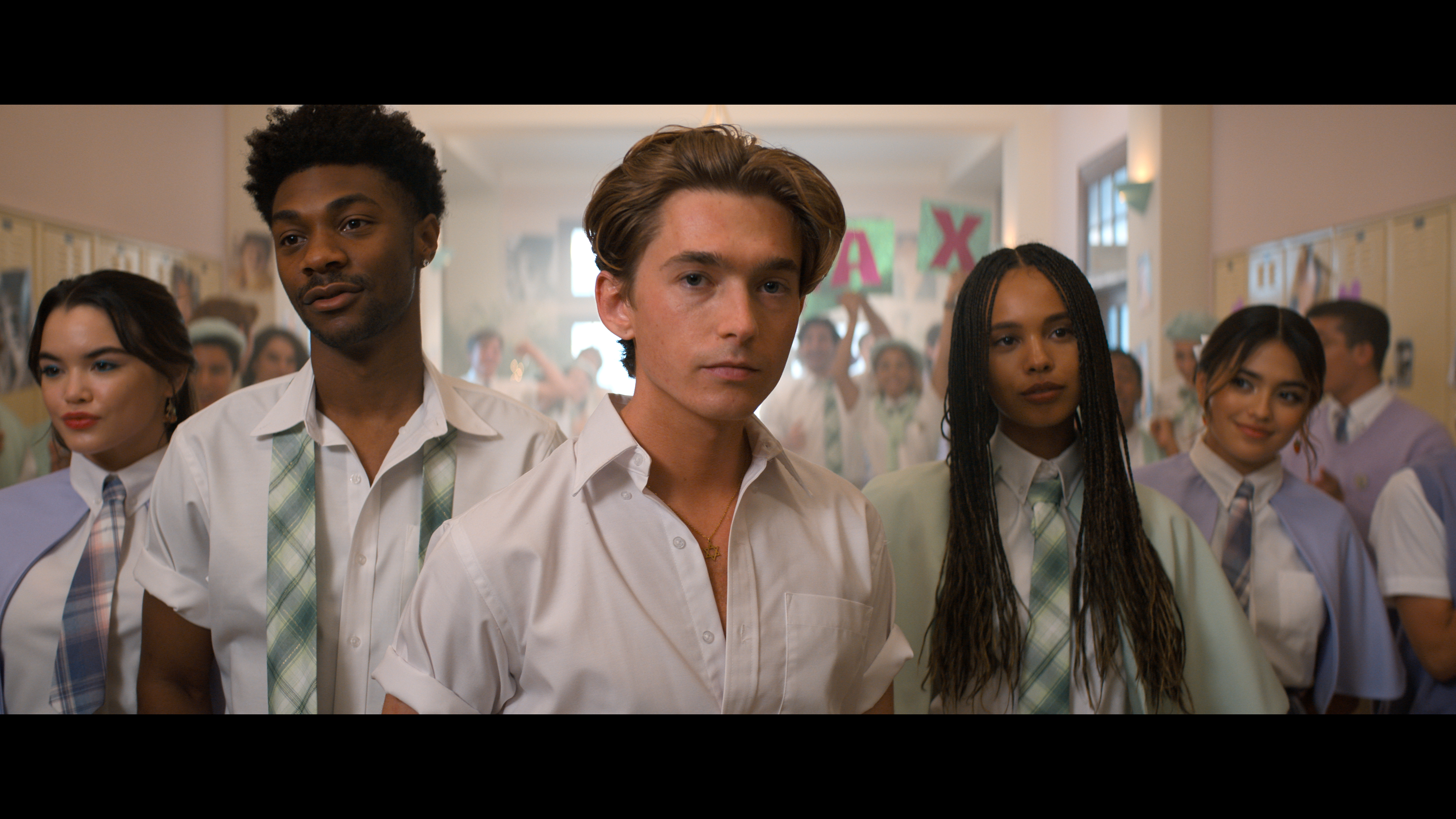 Alisha Boe, Austin Abrams, Paris Berelc, J.D., and Maia Reficco in Cam Kết Trả Thù (2022)