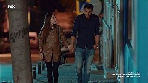 Özge Gürel and Serkan Çayoglu in Mùa Anh Đào (2014)