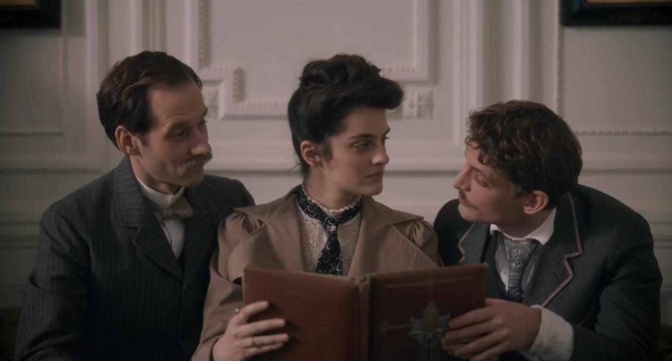 Niels Schneider, Benjamin Lavernhe, and Noémie Merlant in Curiosa (2019)