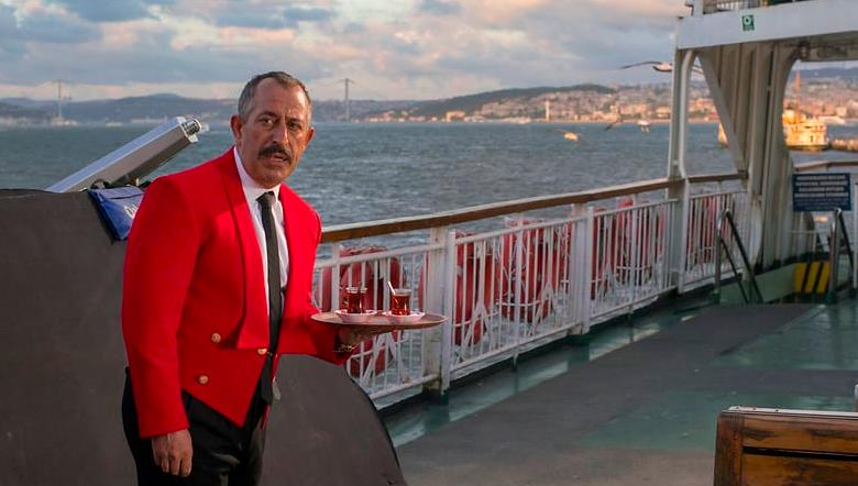 Cem Yilmaz in Karakomik Filmler: 2 Arada (2019)