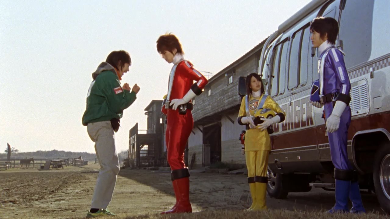 Shinwa Kataoka, Rina Aizawa, Masahiro Usui, and Yasuhisa Furuhara in Enjin sentai Gôonjâ (2008)