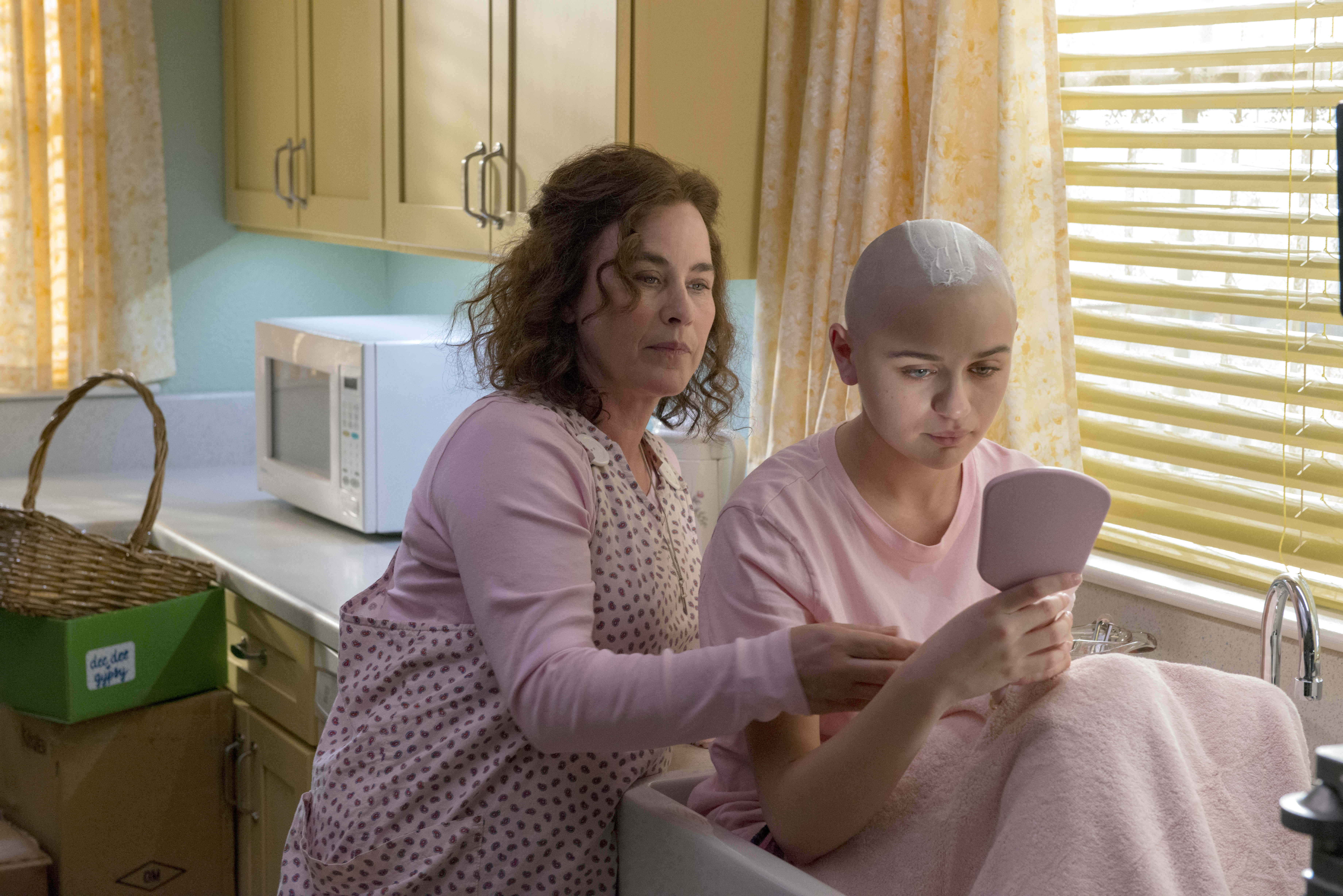 Patricia Arquette and Joey King in The Act (2019)