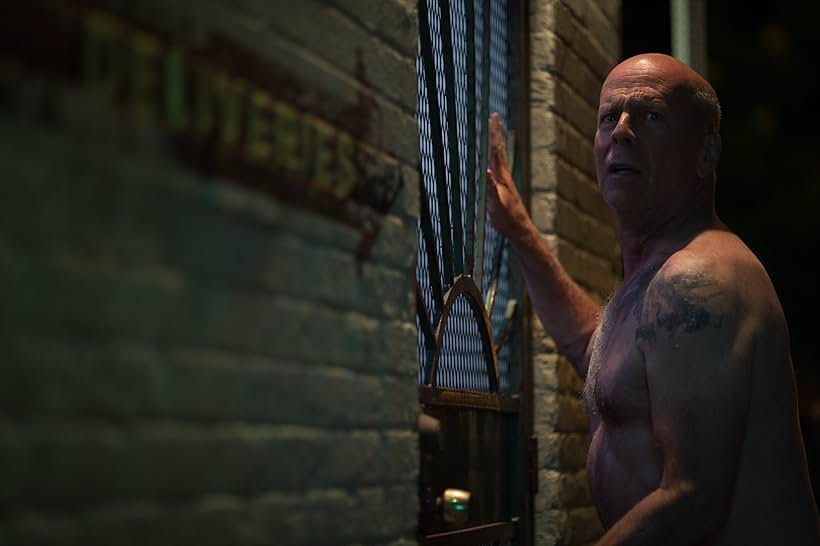 Bruce Willis in Bố Già Xứ Venice (2017)