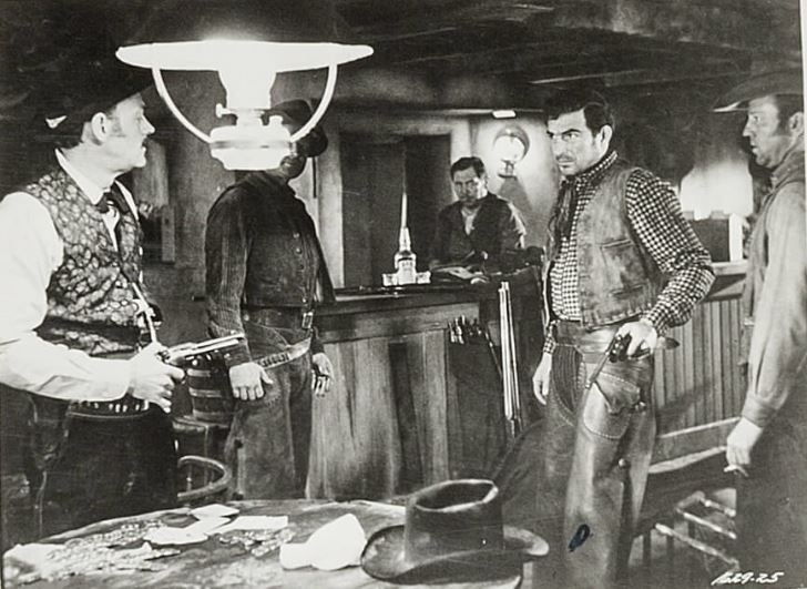 John Alexander, Steve Brodie, John McIntire, Stephen McNally, and James Millican in Súng Trường 73 (1950)