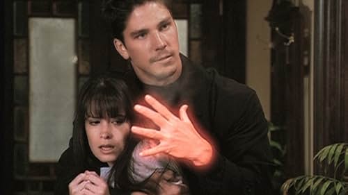 Holly Marie Combs and Michael Trucco in Phép Thuật (1998)