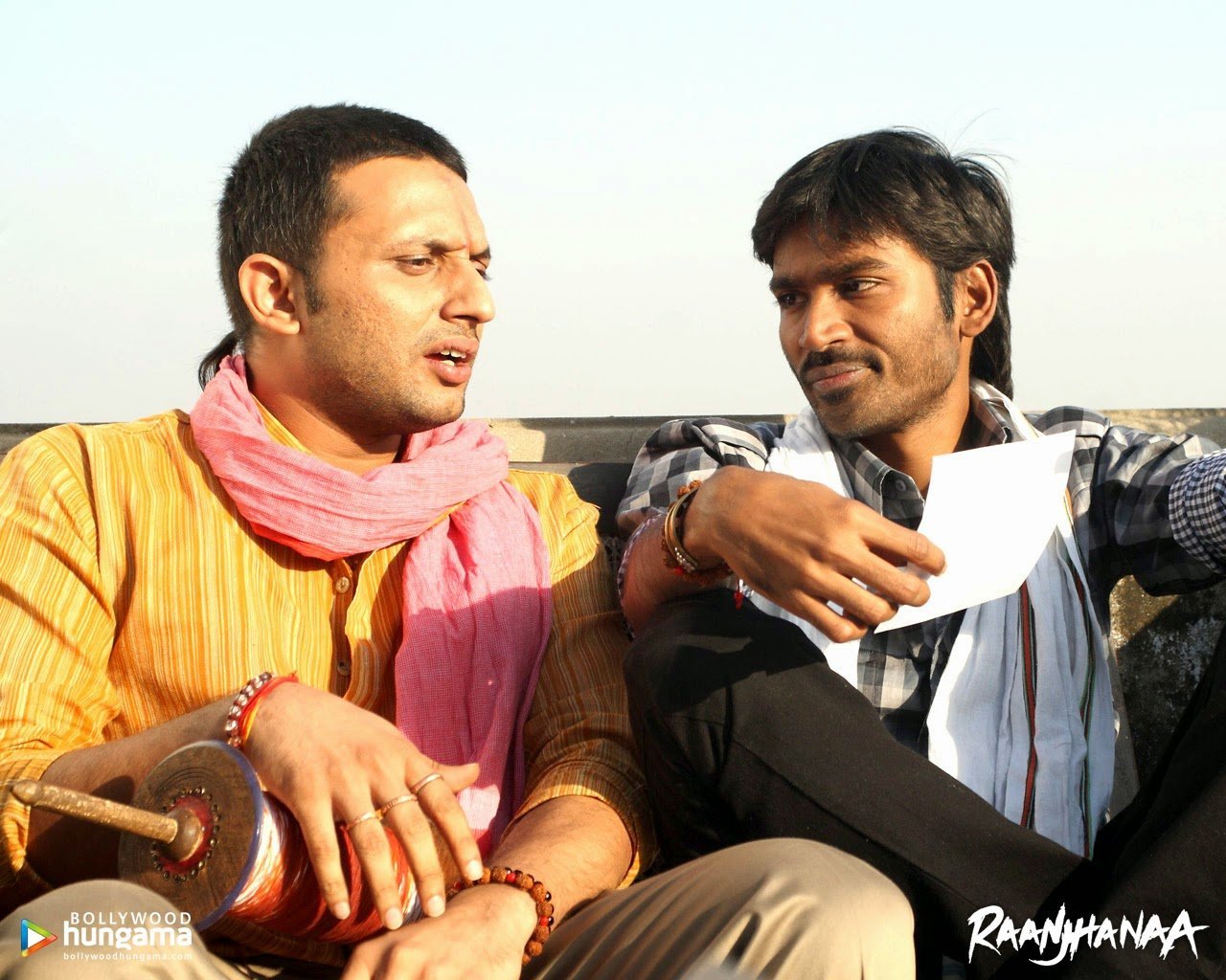 Dhanush and Mohd. Zeeshan Ayyub in Raanjhanaa (2013)