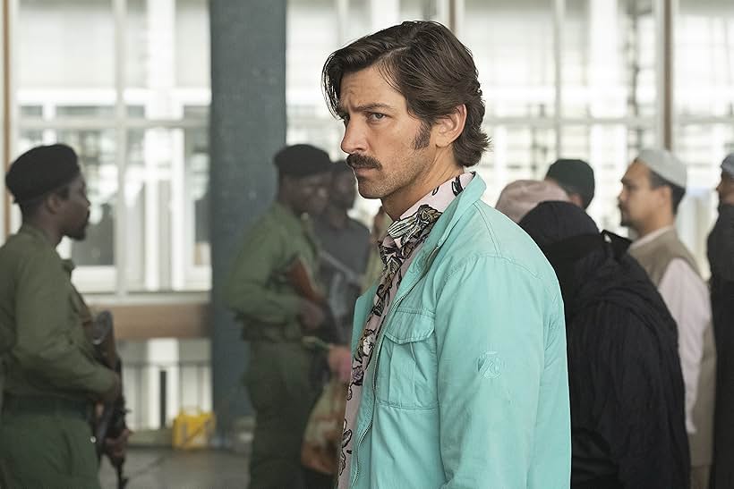 Michiel Huisman in Khu Nghỉ Dưỡng Lặn Biển Đỏ (2019)