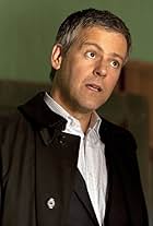 Rupert Graves in Thám Tử Sherlock (2010)