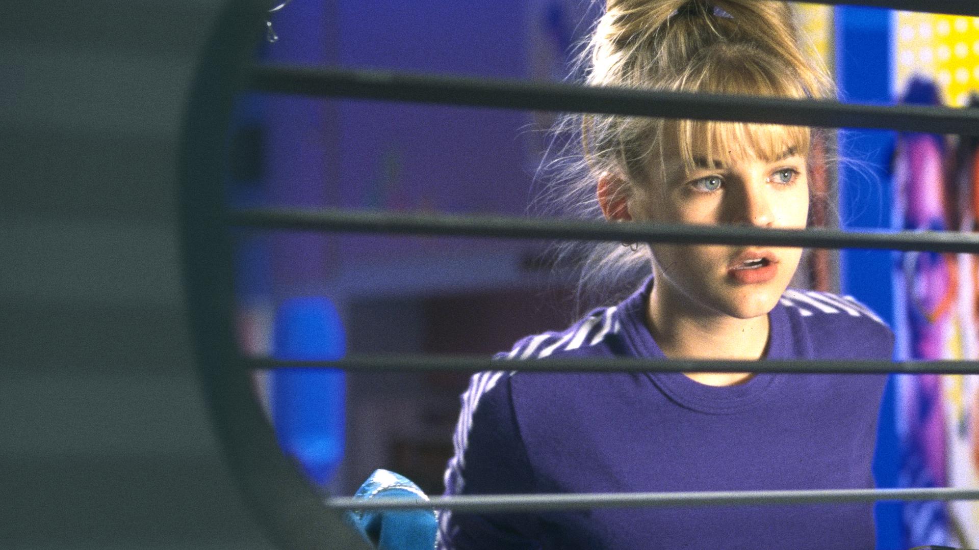 Kirsten Storms in Zenon: Girl of the 21st Century (1999)