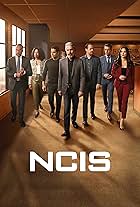 Wilmer Valderrama, Rocky Carroll, Gary Cole, Katrina Law, Sean Murray, Brian Dietzen, and Diona Reasonover in NCIS: Cơ Quan Điều Tra Hình Sự Hải Quân (2003)