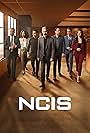 Wilmer Valderrama, Rocky Carroll, Gary Cole, Katrina Law, Sean Murray, Brian Dietzen, and Diona Reasonover in NCIS: Cơ Quan Điều Tra Hình Sự Hải Quân (2003)