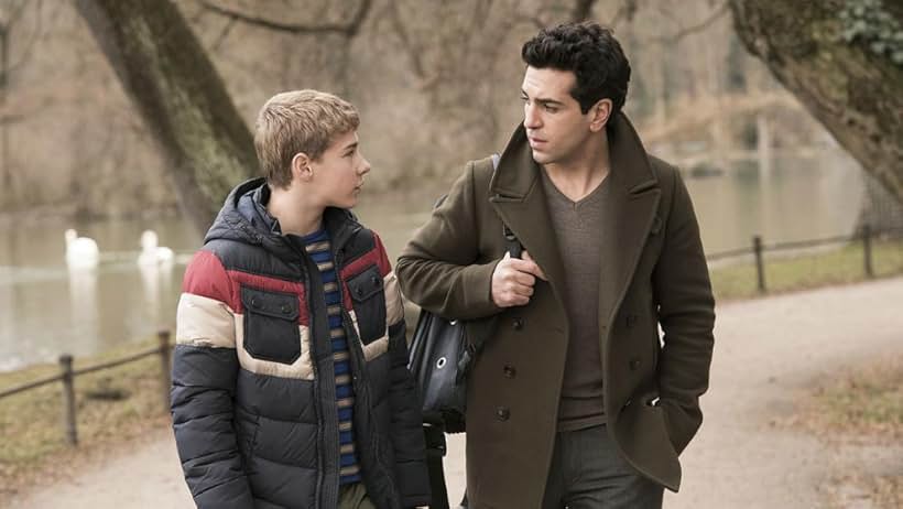 Elyas M'Barek and Philip Schwarz in Dieses bescheuerte Herz (2017)