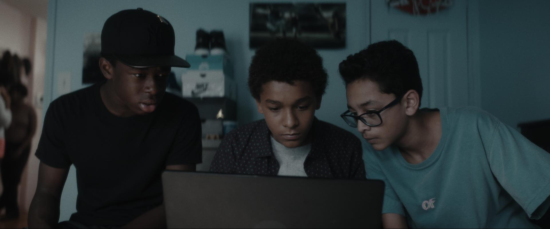 Jaden Michael, Gerald Jones, and Gregory Diaz IV in Ma Cà Rồng Ở Quận Bronx (2020)