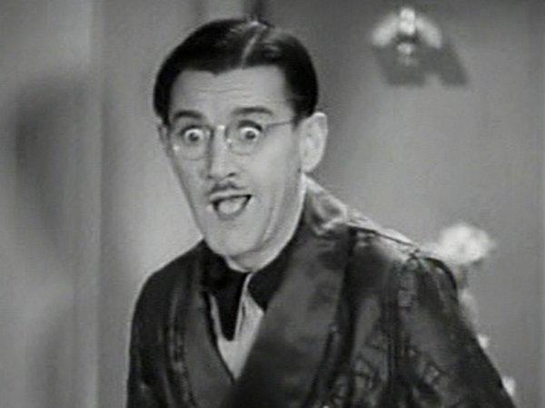 Charley Chase in The Chases of Pimple Street (1934)