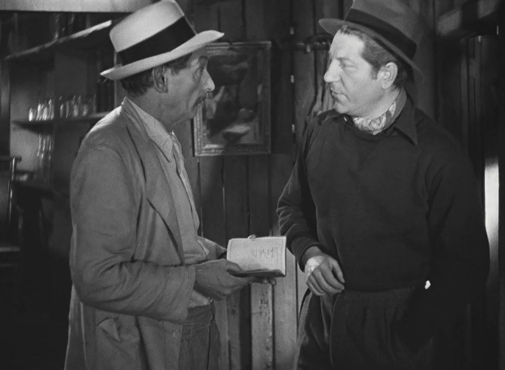 Édouard Delmont and Jean Gabin in Le quai des brumes (1938)