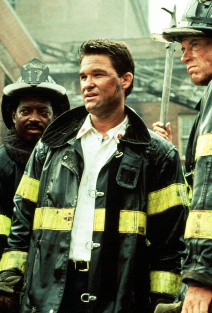 Kurt Russell, Scott Glenn, Kevin Casey, and Cedric Young in Bức Tường Lửa (1991)