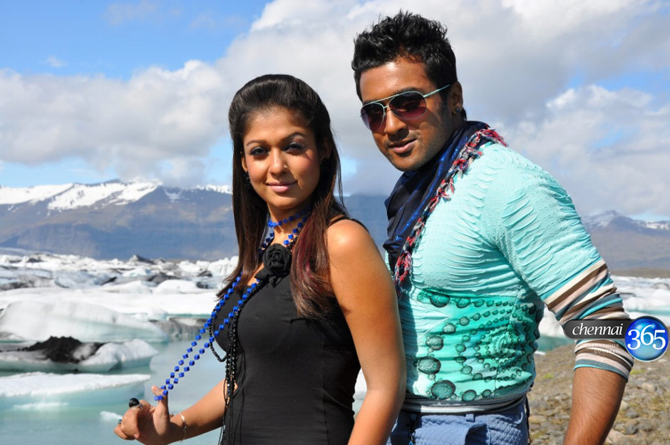 Suriya and Nayanthara in Aadhavan (2009)