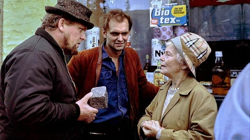 Jørn Faurschou, Karen Lykkehus, and Jens Okking in En by i provinsen (1977)