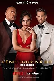 Ryan Reynolds, Dwayne Johnson, and Gal Gadot in Lệnh Truy Nã Đỏ (2021)