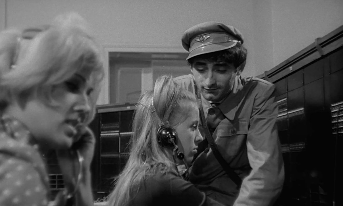 Miodrag Andric, Eva Ras, and Ruzica Sokic in Ljubavni slucaj ili tragedija sluzbenice P.T.T. (1967)