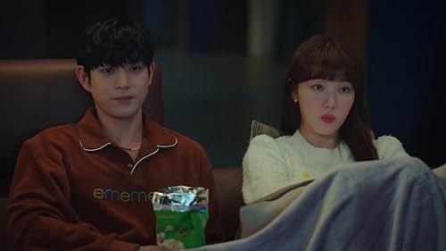 Kim Young-dae and Lee Sung-kyung in Sao Băng (2022)