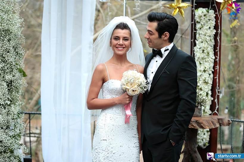 Gökçe Bahadir and Mert Firat in Ufak Tefek Cinayetler (2017)