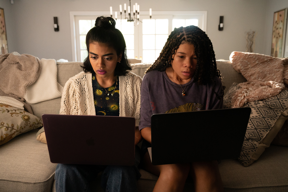 Megan Suri and Storm Reid in Mất Tích (2023)