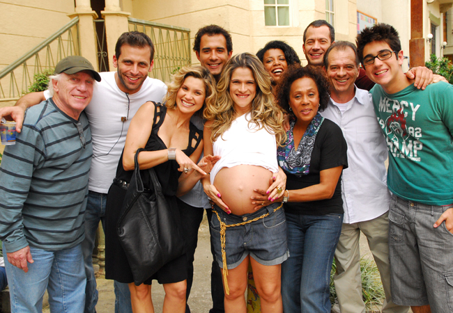 Flávia Alessandra, Henri Castelli, Thalma de Freitas, Dhu Moraes, Ingrid Guimarães, Marcos Pasquim, and Malvino Salvador in Caras & Bocas (2009)