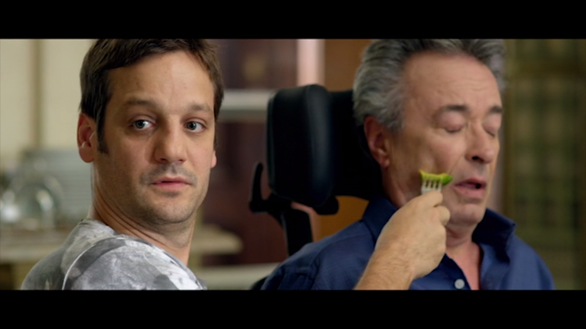 Rodrigo de la Serna and Oscar Martínez in Inseparables (2016)