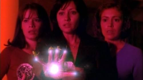 Alyssa Milano, Holly Marie Combs, and Shannen Doherty in Phép Thuật (1998)