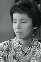 Tomoko Naraoka in Subete ga kurutteru (1960)