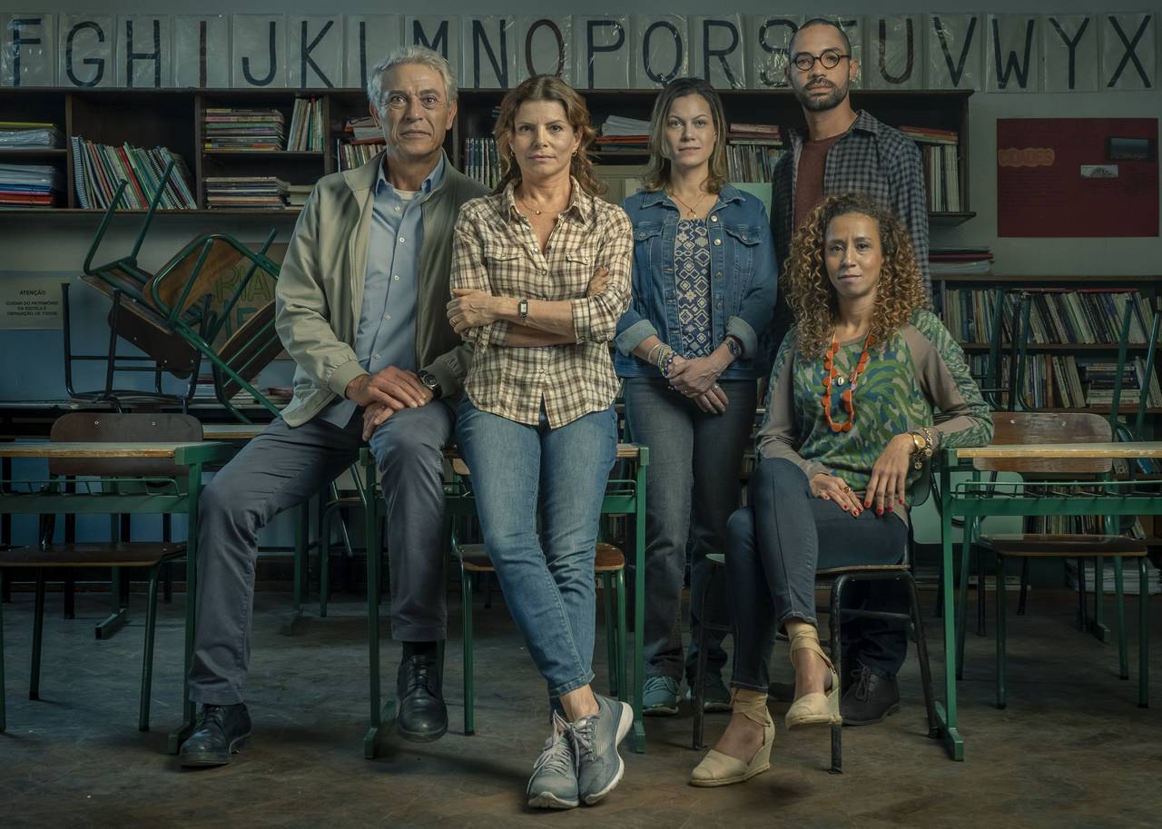 Débora Bloch, Paulo Gorgulho, Silvio Guindane, Hermila Guedes, and Thalita Carauta in Segunda Chamada (2019)