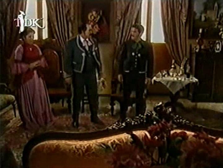 Víctor González, Rogelio Guerra, and Nubia Martí in Azul tequila (1998)