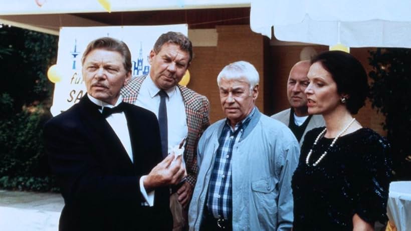 Harald Dietl, Uwe Friedrichsen, Wolfgang Müller, Karin Nennemann, and Hartmut Reck in Die Männer vom K3 (1988)