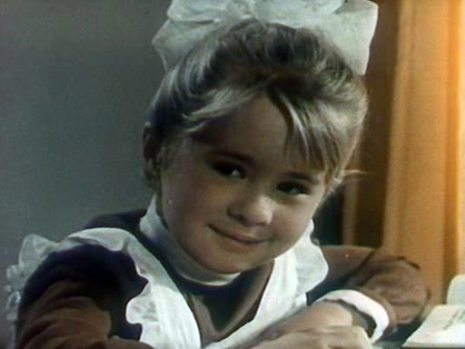 Ekaterina Kuznetsova in Kysh i Dvaportfelya (1974)