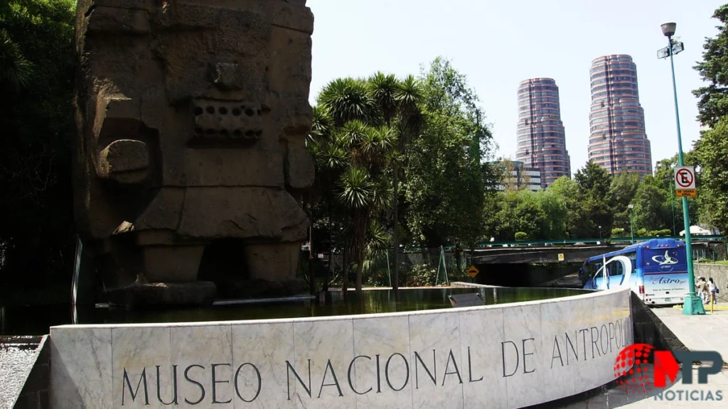 ¿Cuánto cuesta viajar desde Puebla al Museo Nacional de Antropología?